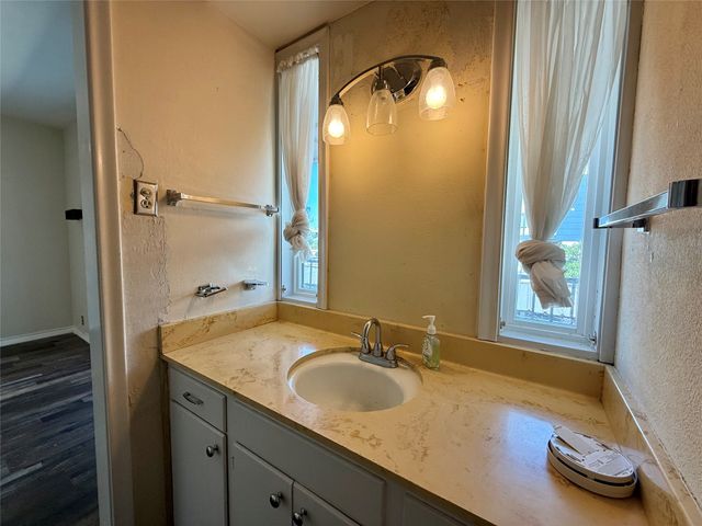 7830 Meadow Park Drive 209, Dallas, TX 75230