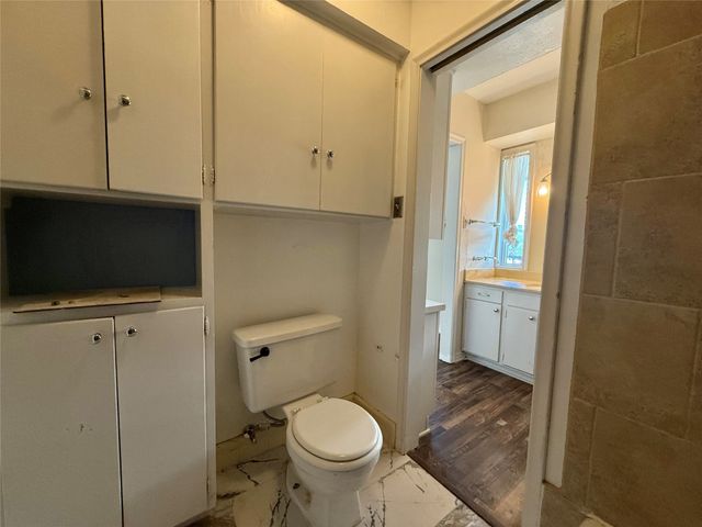 7830 Meadow Park Drive 209, Dallas, TX 75230