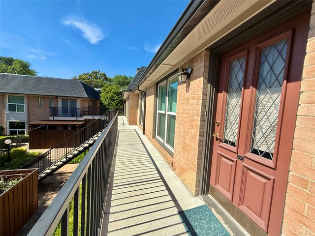 7830 Meadow Park Drive 209, Dallas, TX 75230