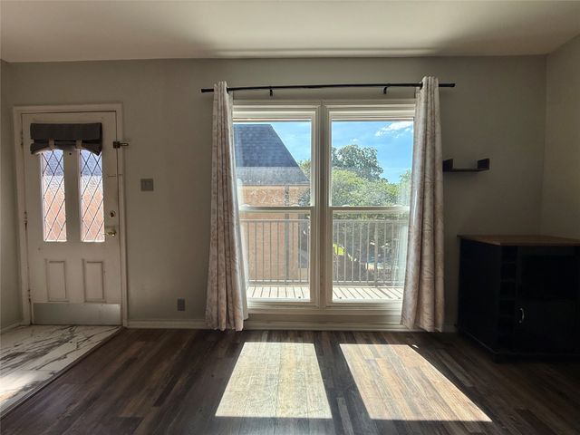 7830 Meadow Park Drive 209, Dallas, TX 75230