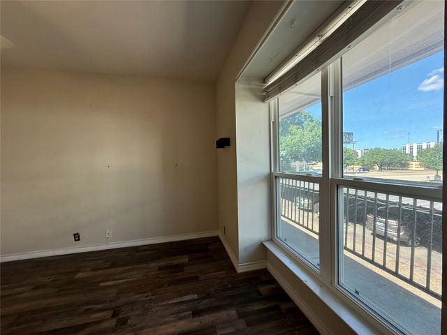 7830 Meadow Park Drive 209, Dallas, TX 75230