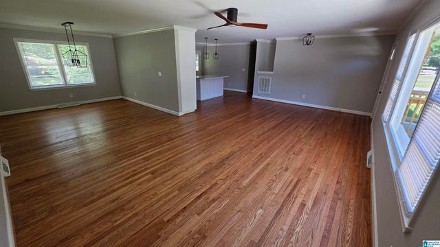 955 3RD AVENUE NW, Alabaster, AL 35007