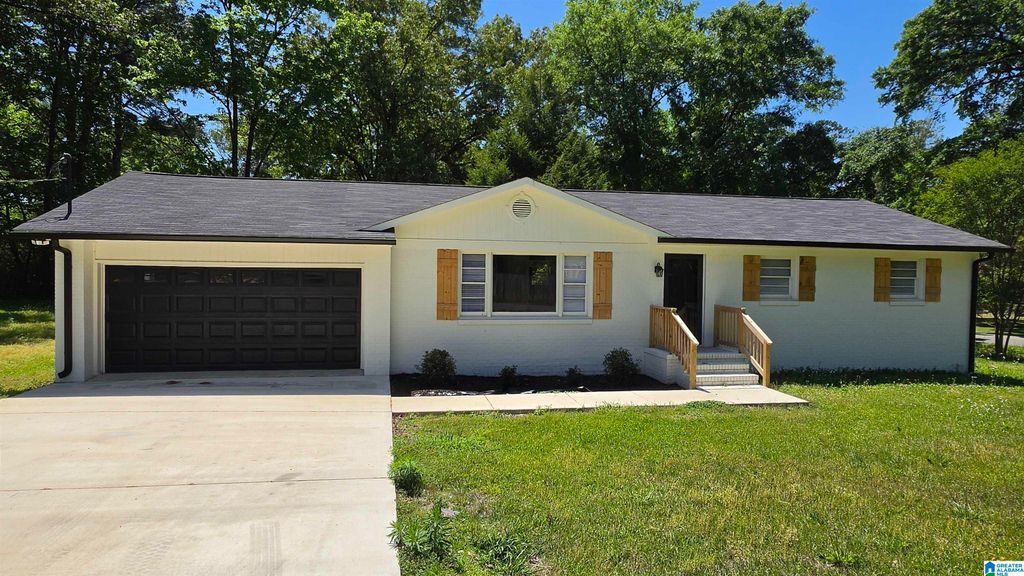 955 3RD AVENUE NW, Alabaster, AL 35007