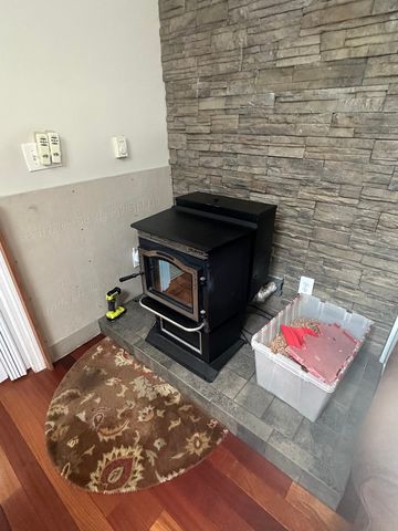 31 Tilton Street, Lowell, MA 01850