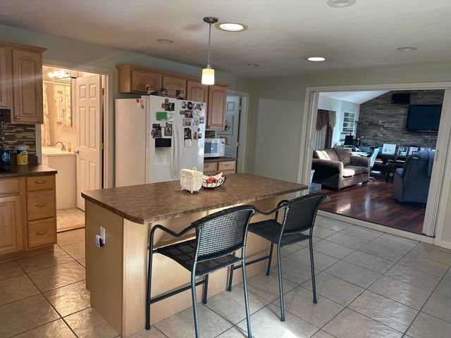 31 Tilton Street, Lowell, MA 01850