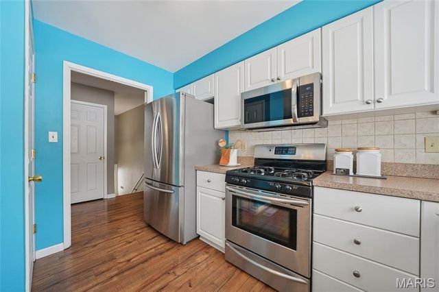 857 Village Meadow Drive, Ballwin, MO 63021