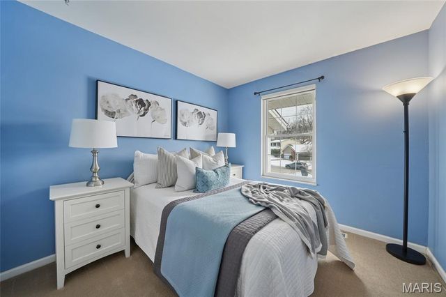 857 Village Meadow Drive, Ballwin, MO 63021