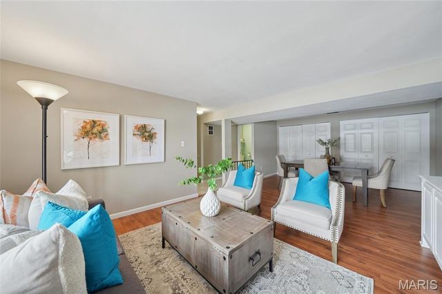 857 Village Meadow Drive, Ballwin, MO 63021