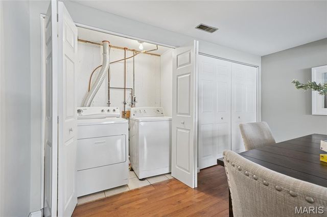 857 Village Meadow Drive, Ballwin, MO 63021