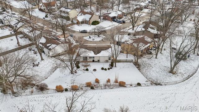 857 Village Meadow Drive, Ballwin, MO 63021