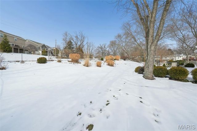 857 Village Meadow Drive, Ballwin, MO 63021