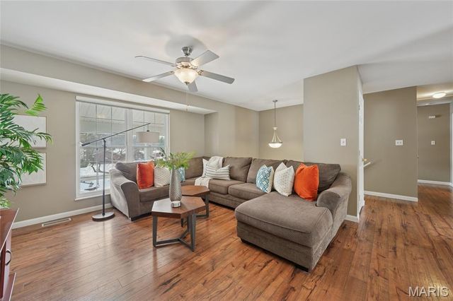 857 Village Meadow Drive, Ballwin, MO 63021