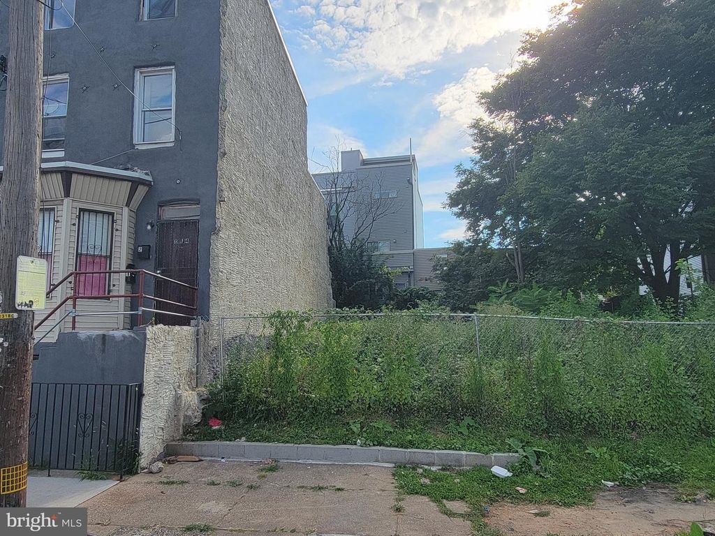 1812 E LEHIGH AVE, PHILADELPHIA, PA 19125 — photo 2