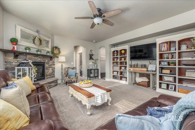 1552 Saddle Mountain Ave, Middleton, ID 83644