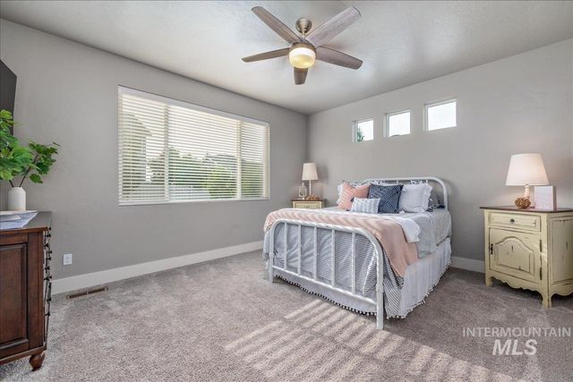 1552 Saddle Mountain Ave, Middleton, ID 83644