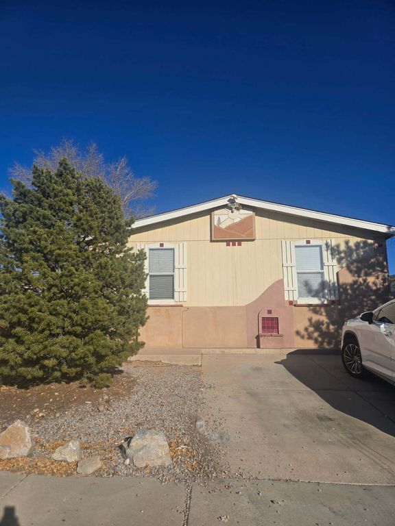 120 Westcourt Place NW, Albuquerque, NM 87105