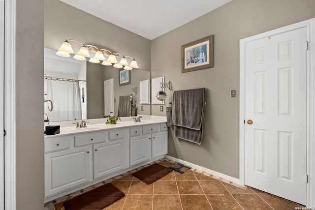 981 Rio Verde, New Braunfels, TX 78130