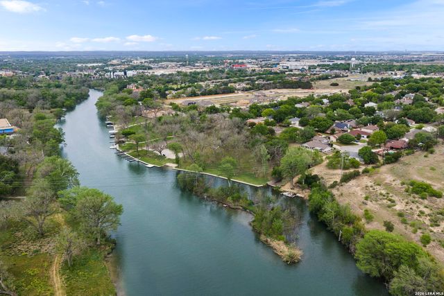 981 Rio Verde, New Braunfels, TX 78130