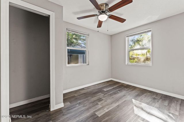 4044 HUNTER Circle, Jacksonville, FL 32207