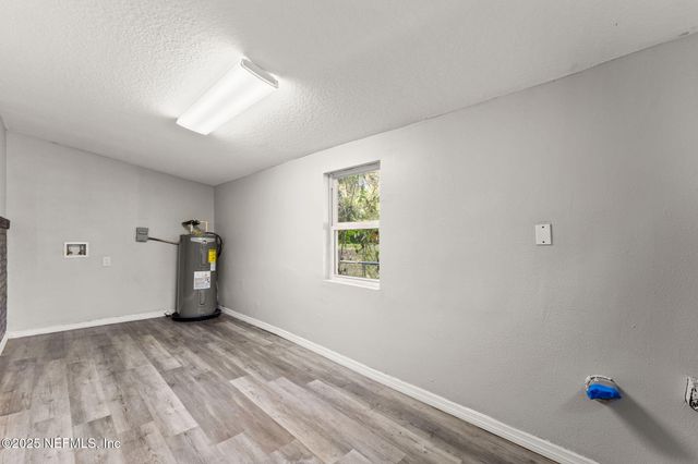 4044 HUNTER Circle, Jacksonville, FL 32207