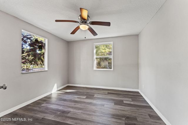 4044 HUNTER Circle, Jacksonville, FL 32207