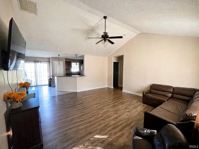 612 Southbrook Drive, Evansville, IN 47711