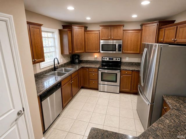 612 Southbrook Drive, Evansville, IN 47711