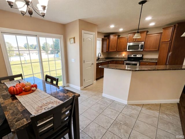 612 Southbrook Drive, Evansville, IN 47711