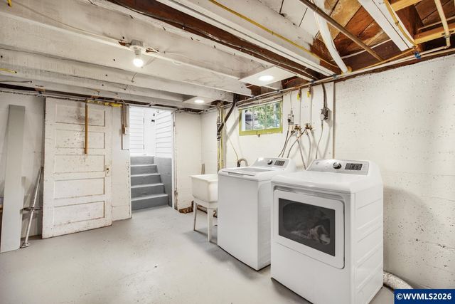 122 Rock St, Silverton, OR 97381