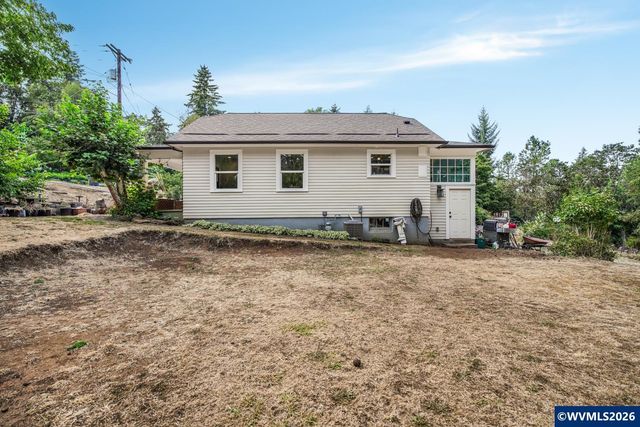 122 Rock St, Silverton, OR 97381