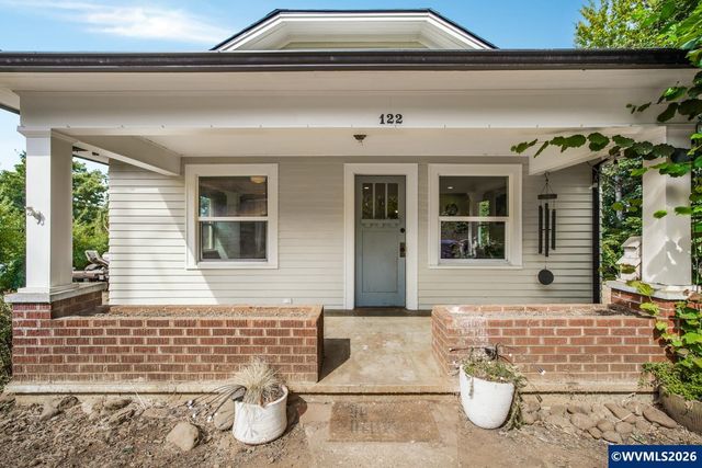 122 Rock St, Silverton, OR 97381