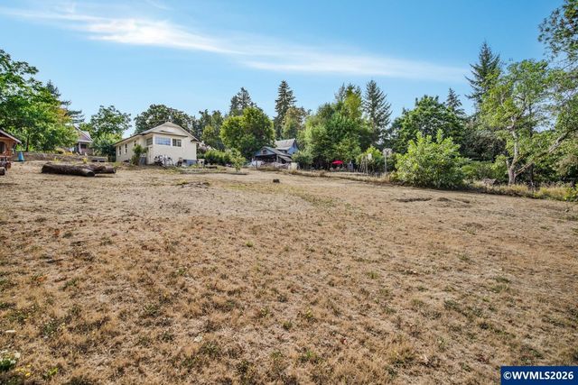 122 Rock St, Silverton, OR 97381