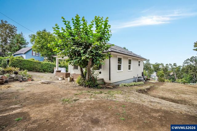 122 Rock St, Silverton, OR 97381