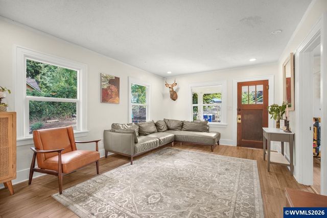 122 Rock St, Silverton, OR 97381