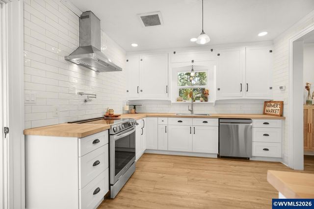 122 Rock St, Silverton, OR 97381