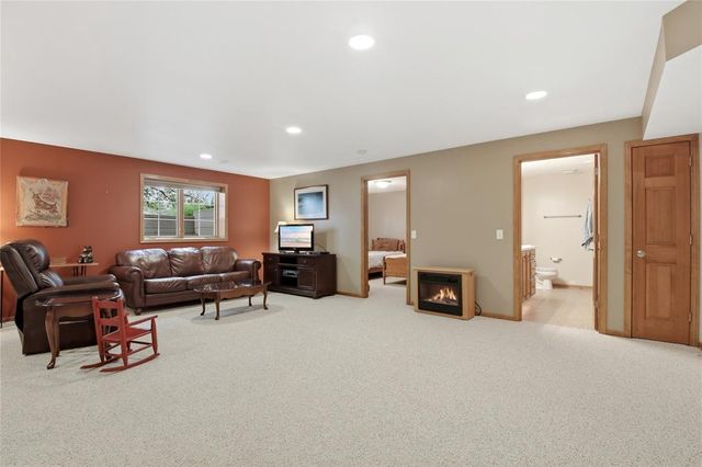 4244 Mill Ridge Circle, Eau Claire, WI 54703