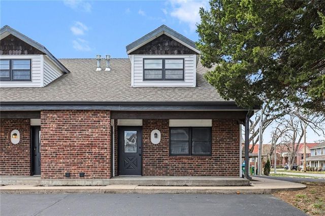 106D Smith Street, Smithville, MO 64089