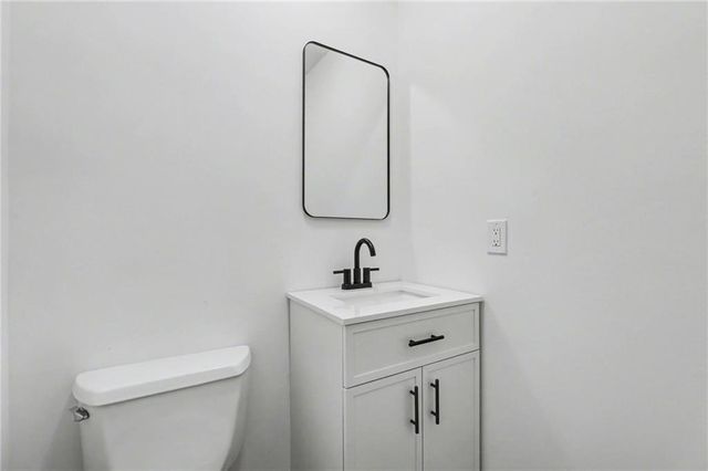 106D Smith Street, Smithville, MO 64089