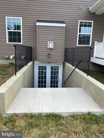 3002 VANESSA DR, Harrisburg, PA 17110