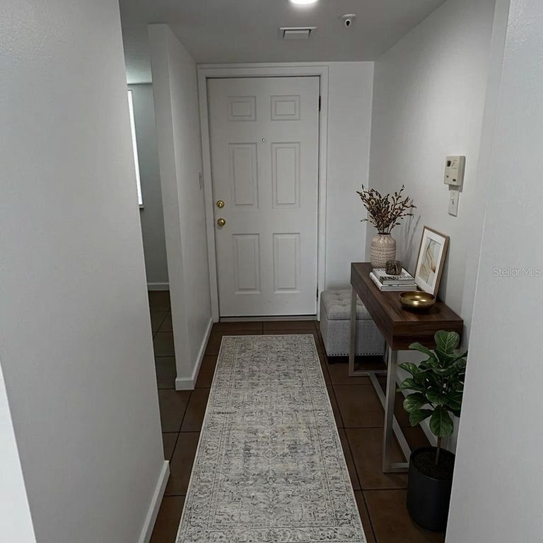 Image 2 of property listing at 201 W LAUREL STREET 703, Tampa, FL 33602