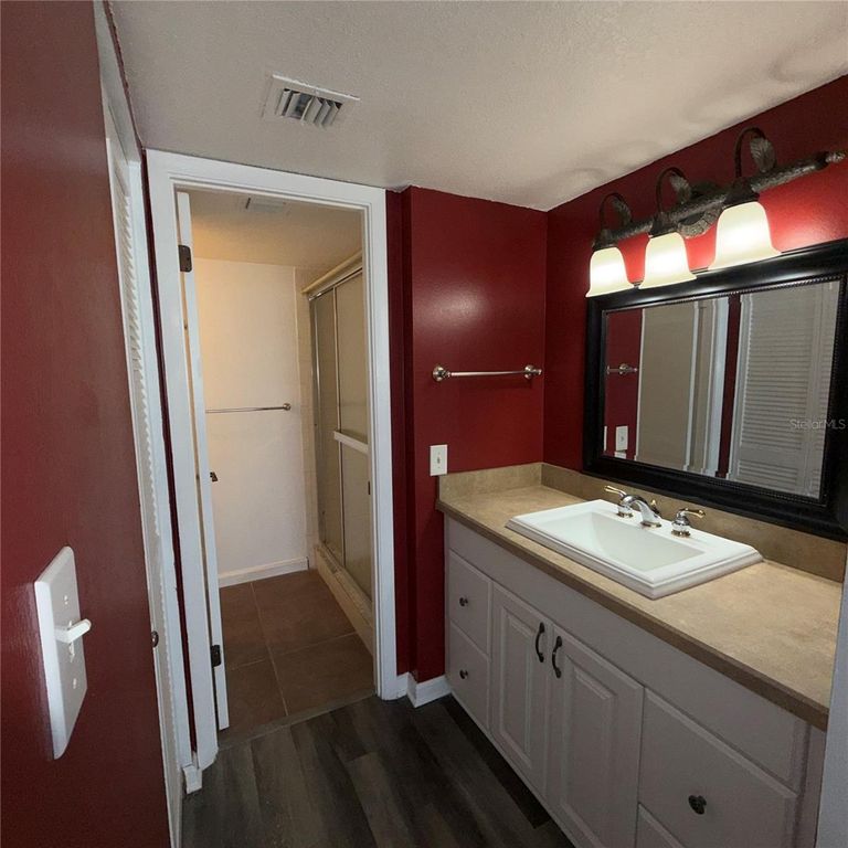 Image 16 of property listing at 201 W LAUREL STREET 703, Tampa, FL 33602