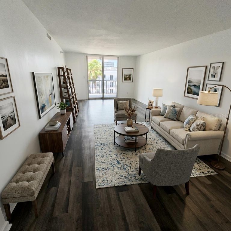 Image 3 of property listing at 201 W LAUREL STREET 703, Tampa, FL 33602