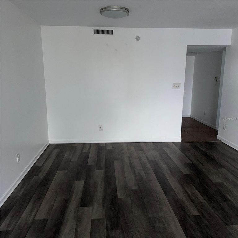Image 23 of property listing at 201 W LAUREL STREET 703, Tampa, FL 33602
