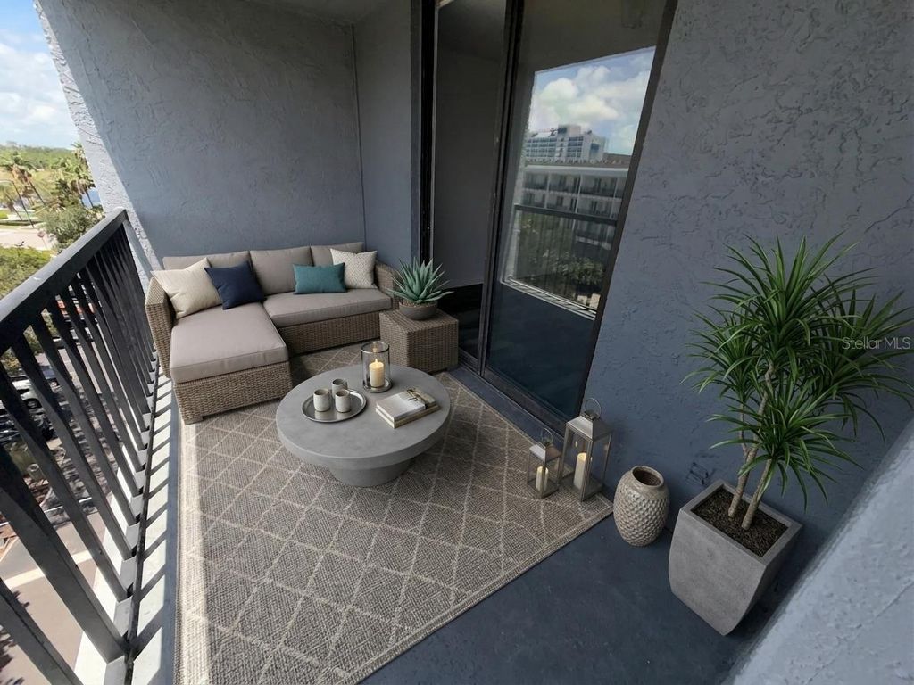 Image 6 of property listing at 201 W LAUREL STREET 703, Tampa, FL 33602