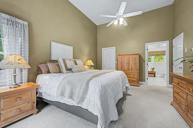 16 Stable Way, Medway, MA 02053