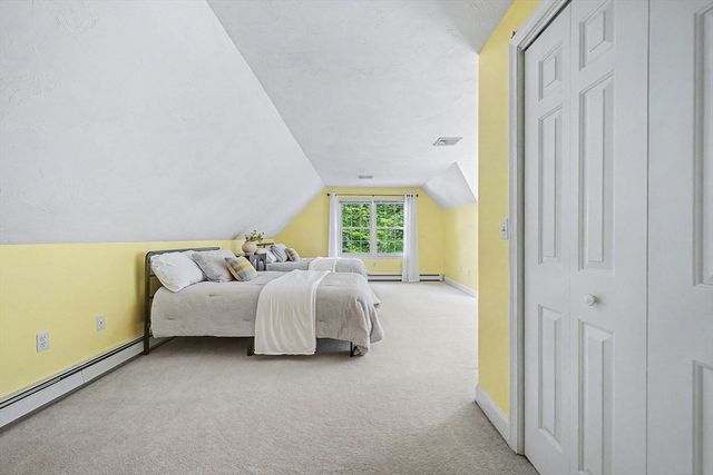 16 Stable Way, Medway, MA 02053