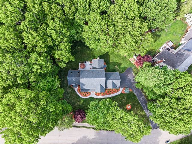 16 Stable Way, Medway, MA 02053
