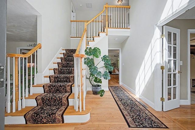 16 Stable Way, Medway, MA 02053