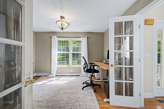 16 Stable Way, Medway, MA 02053