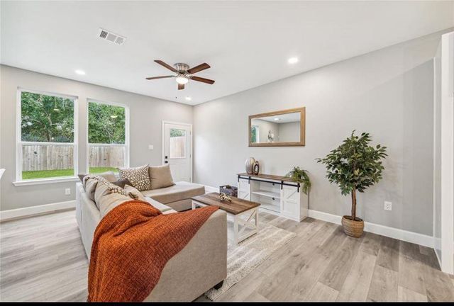 982 Randolph Street, Houston, TX 77088